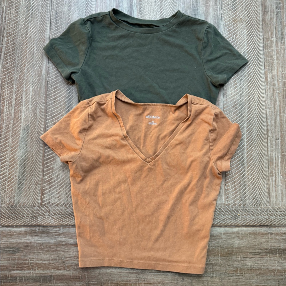 Wild Fable Short Sleeve Tops - Dark Green and Light Brown